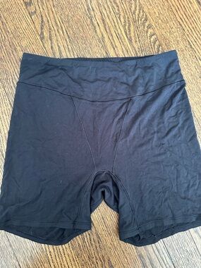 lululemon athletica Black Lounge Shorts S NEW
